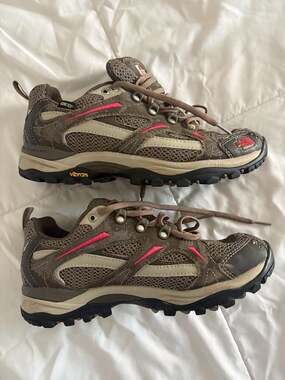 The North Face Women's Hedgehog GTX XCR III Gore-Tex Vibram Hiking Shoes Size 8